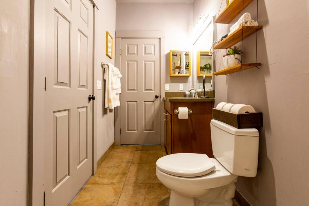 2Br Home W Parking Downtown Charm In Full Bloom! ツーソン エクステリア 写真